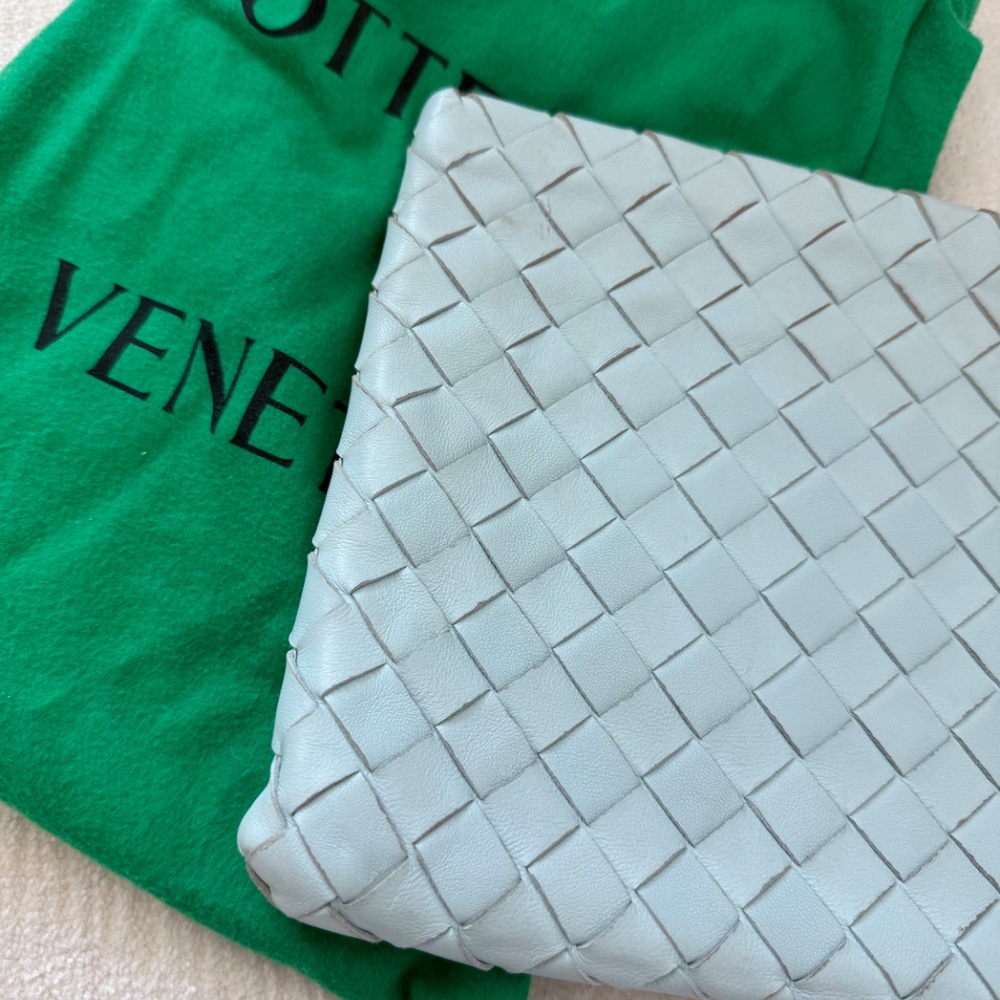 Bottega Veneta Intrecciato Woven Napa Leather Pouch - Picture 5 of 5